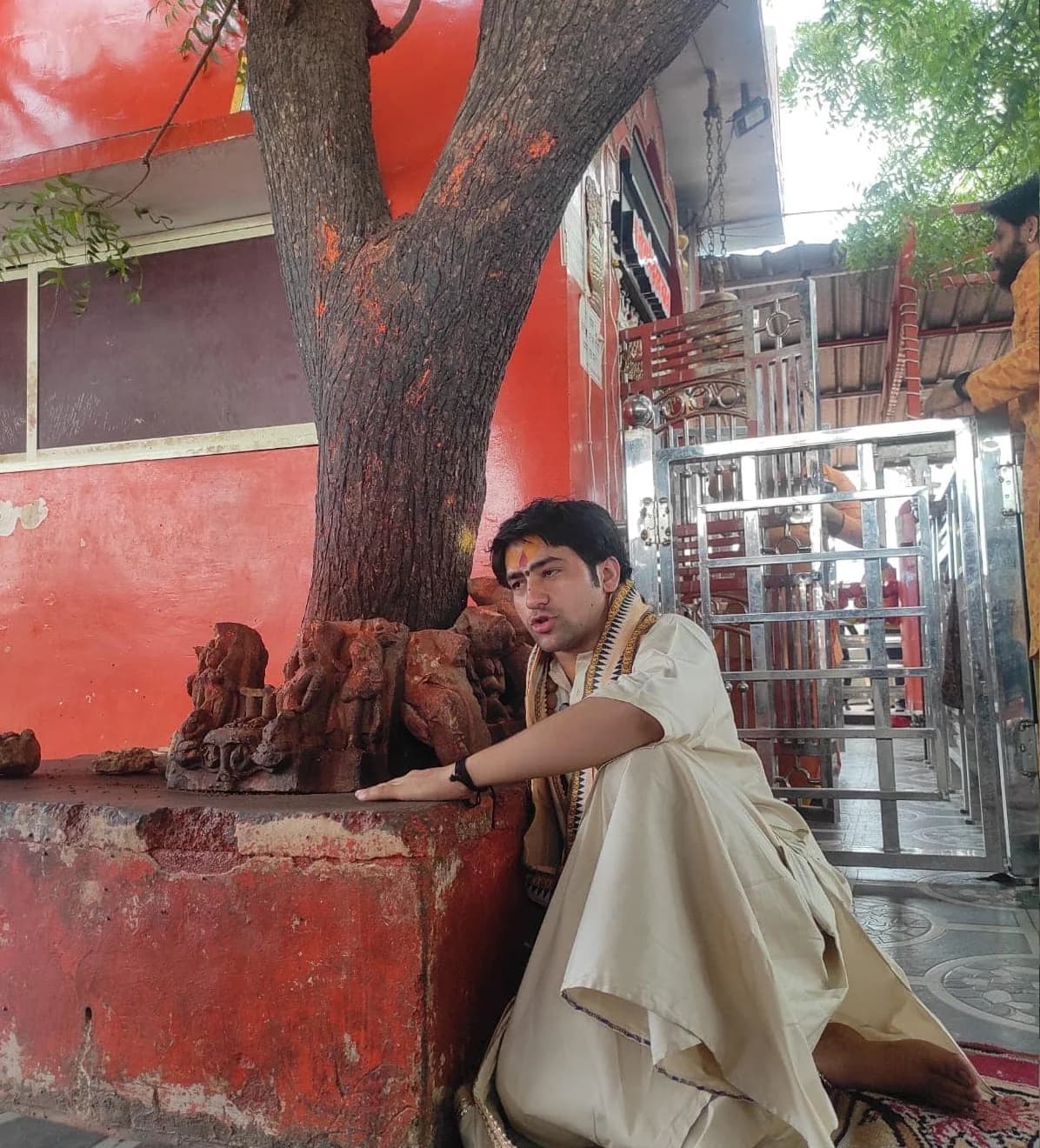 Sacred tree associated with Pretraj Sarkar